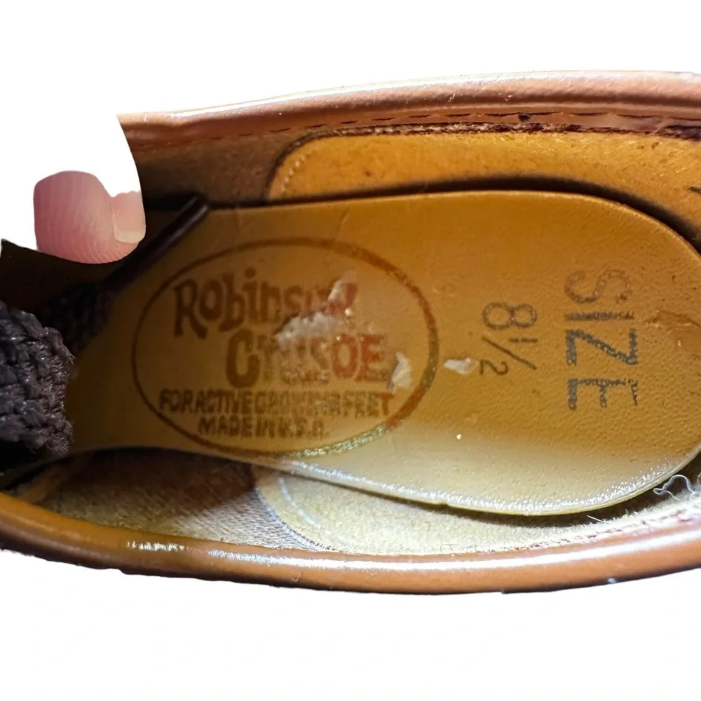 Robinson Crusoe Vintage Toddler Leather Dress Shoes Medallion Etch Size 8.5